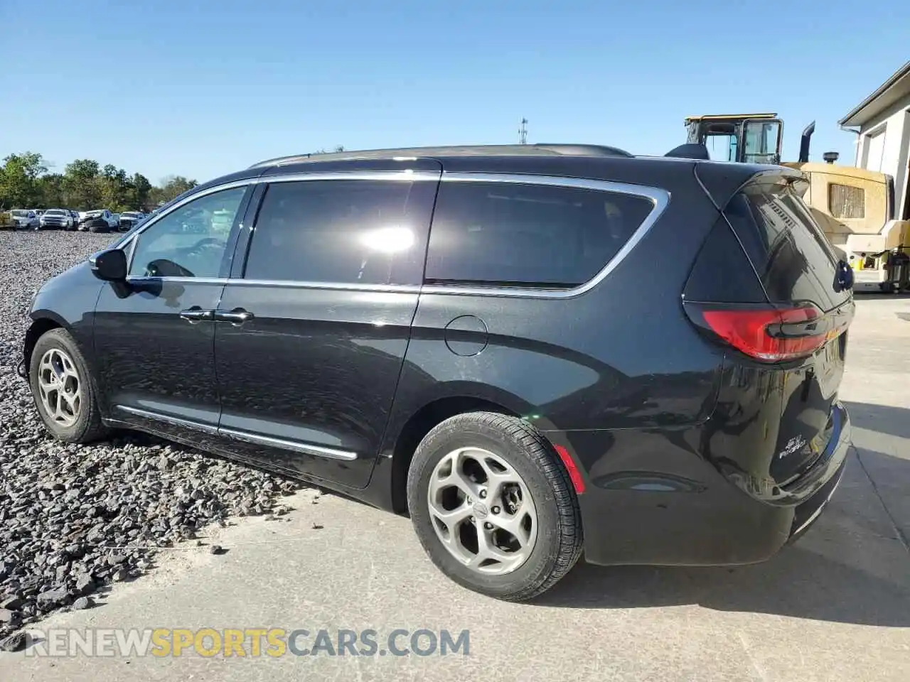 2 Photograph of a damaged car 2C4RC1GG3PR557587 CHRYSLER PACIFICA 2023