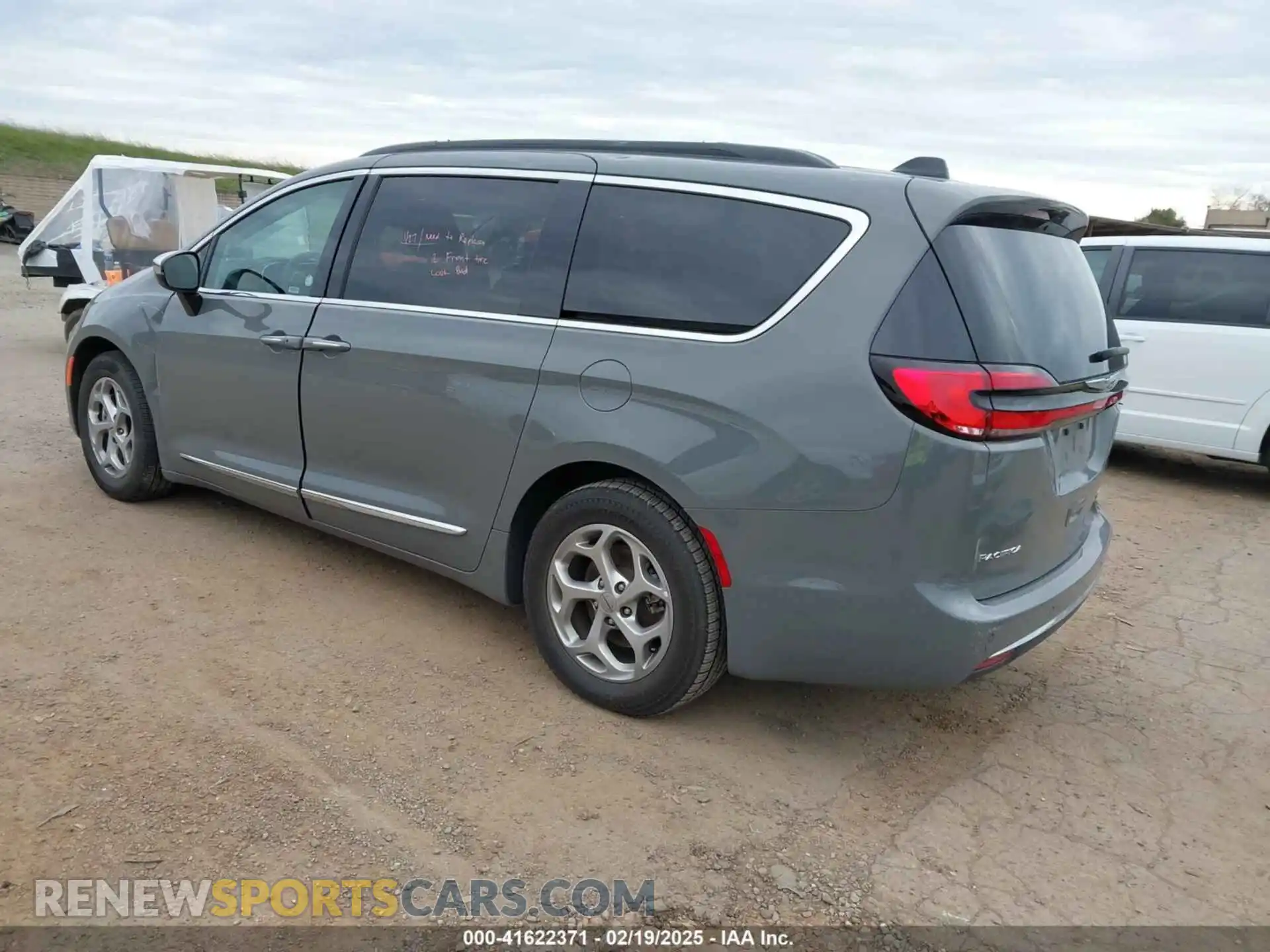 3 Photograph of a damaged car 2C4RC1GG4PR530365 CHRYSLER PACIFICA 2023
