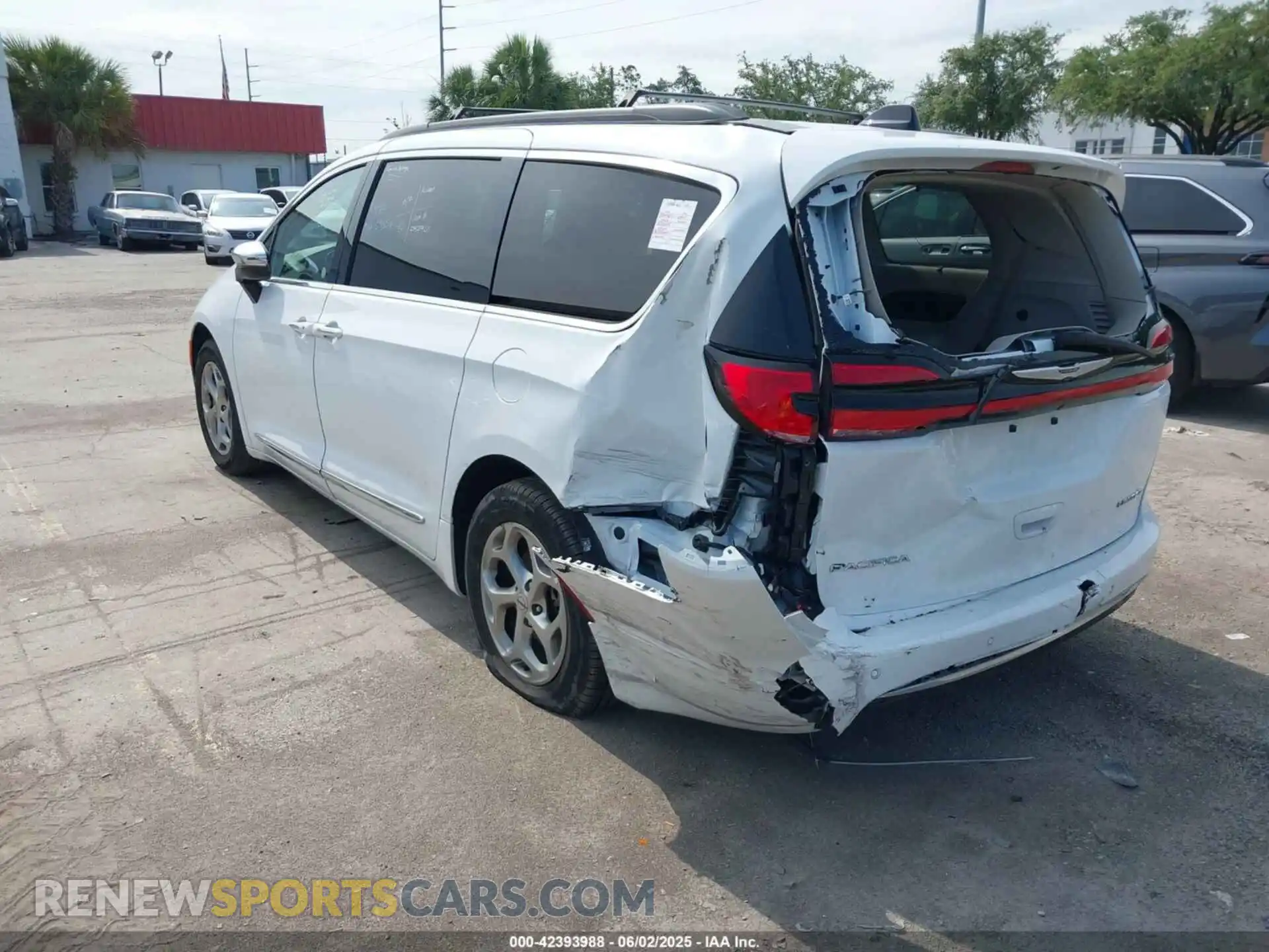 3 Photograph of a damaged car 2C4RC1GG7PR566163 CHRYSLER PACIFICA 2023