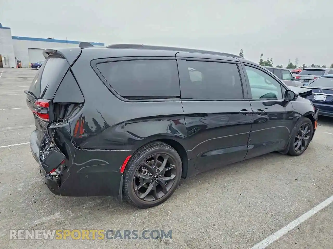 3 Фотография поврежденного автомобиля 2C4RC1GG7PR570861 CHRYSLER PACIFICA 2023