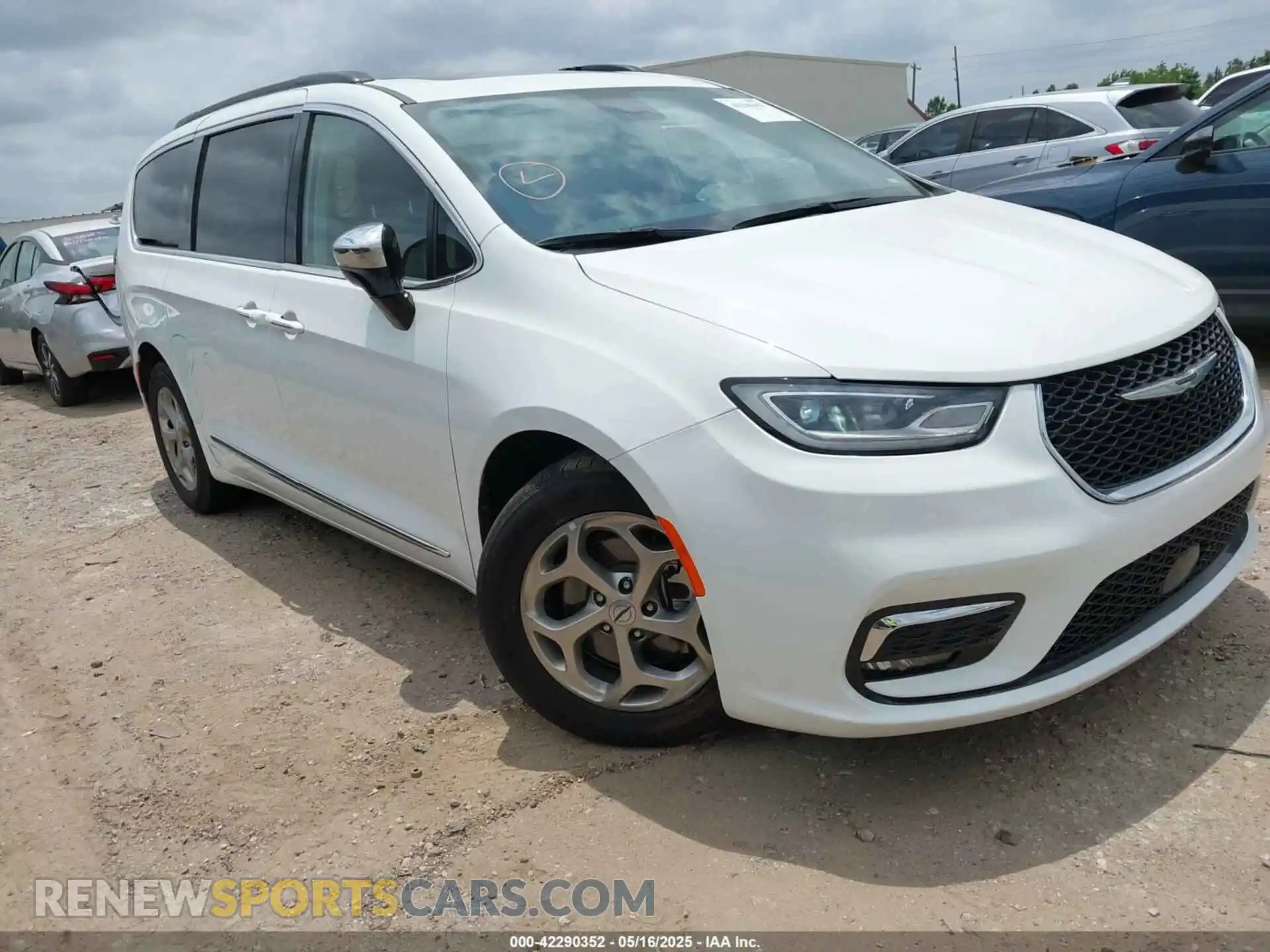 1 Photograph of a damaged car 2C4RC1GG8PR532930 CHRYSLER PACIFICA 2023
