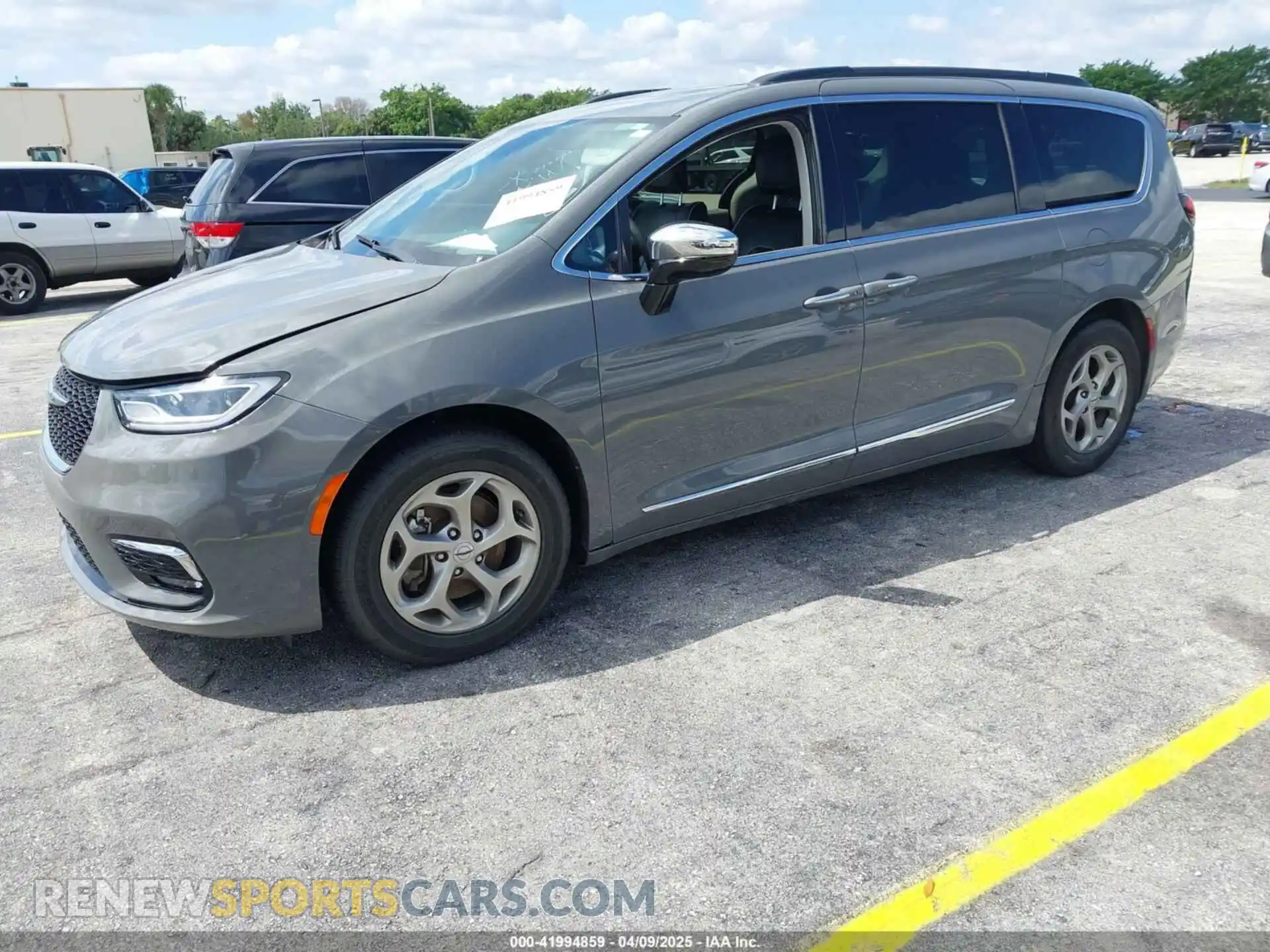 2 Фотография поврежденного автомобиля 2C4RC1GG8PR559478 CHRYSLER PACIFICA 2023