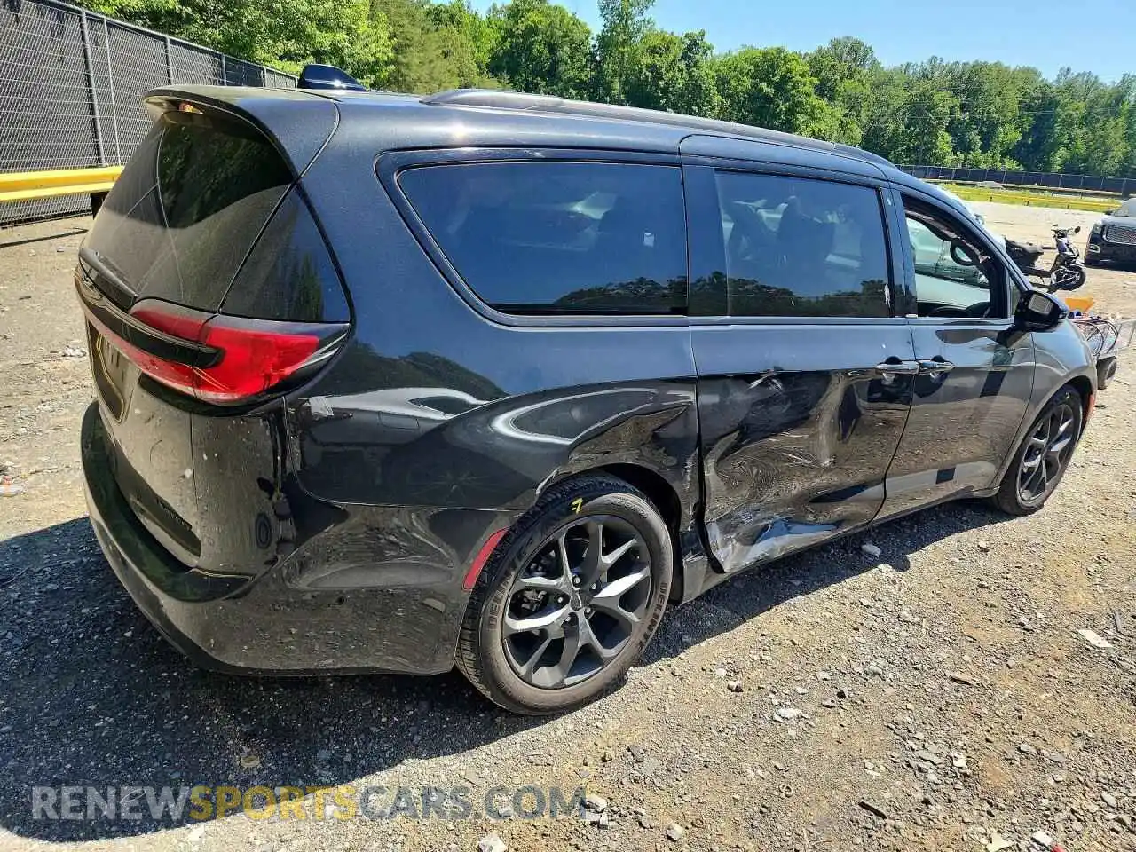 3 Photograph of a damaged car 2C4RC1GG9PR537165 CHRYSLER PACIFICA 2023