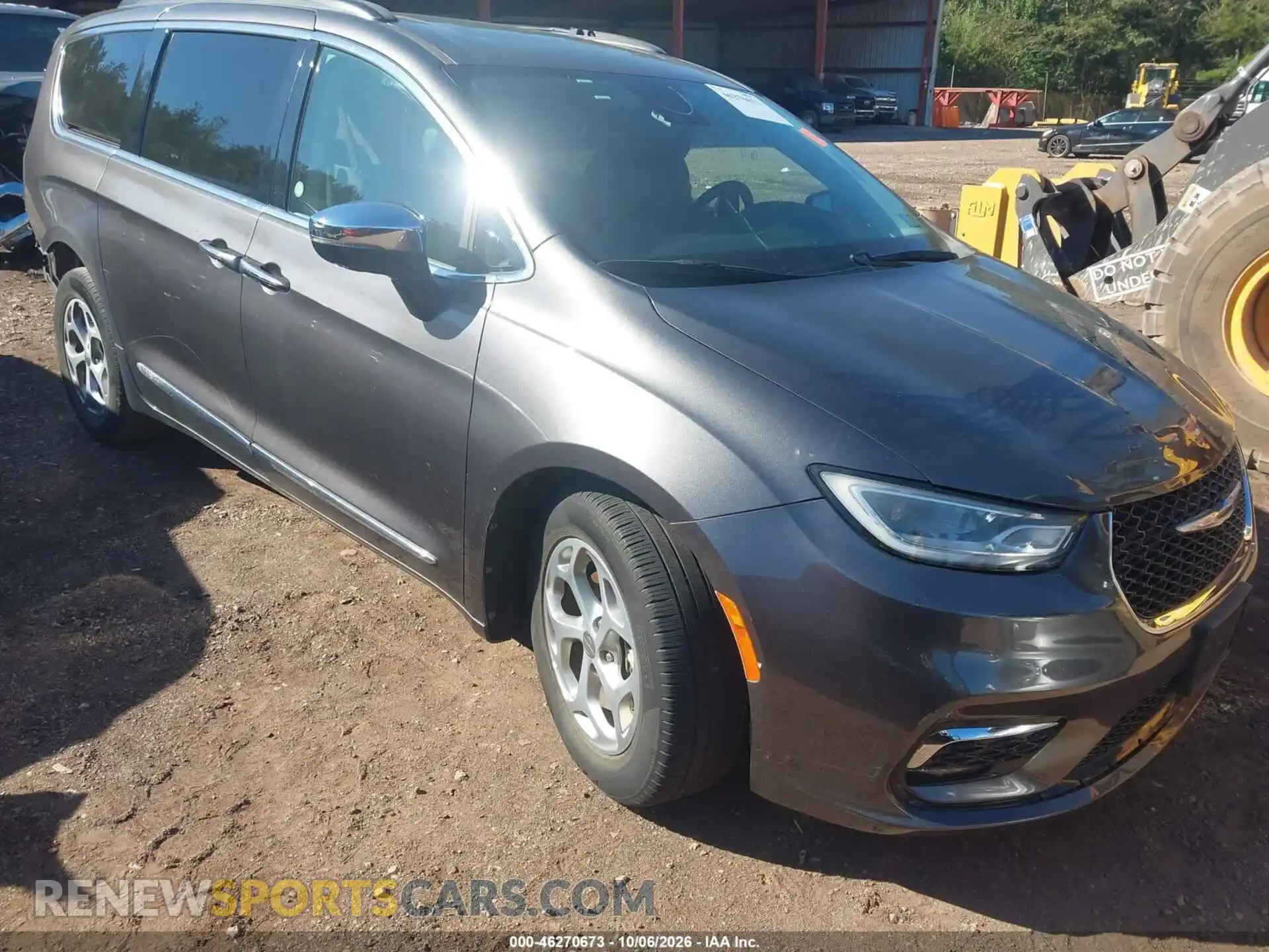 1 Photograph of a damaged car 2C4RC1GGXPR530967 CHRYSLER PACIFICA 2023