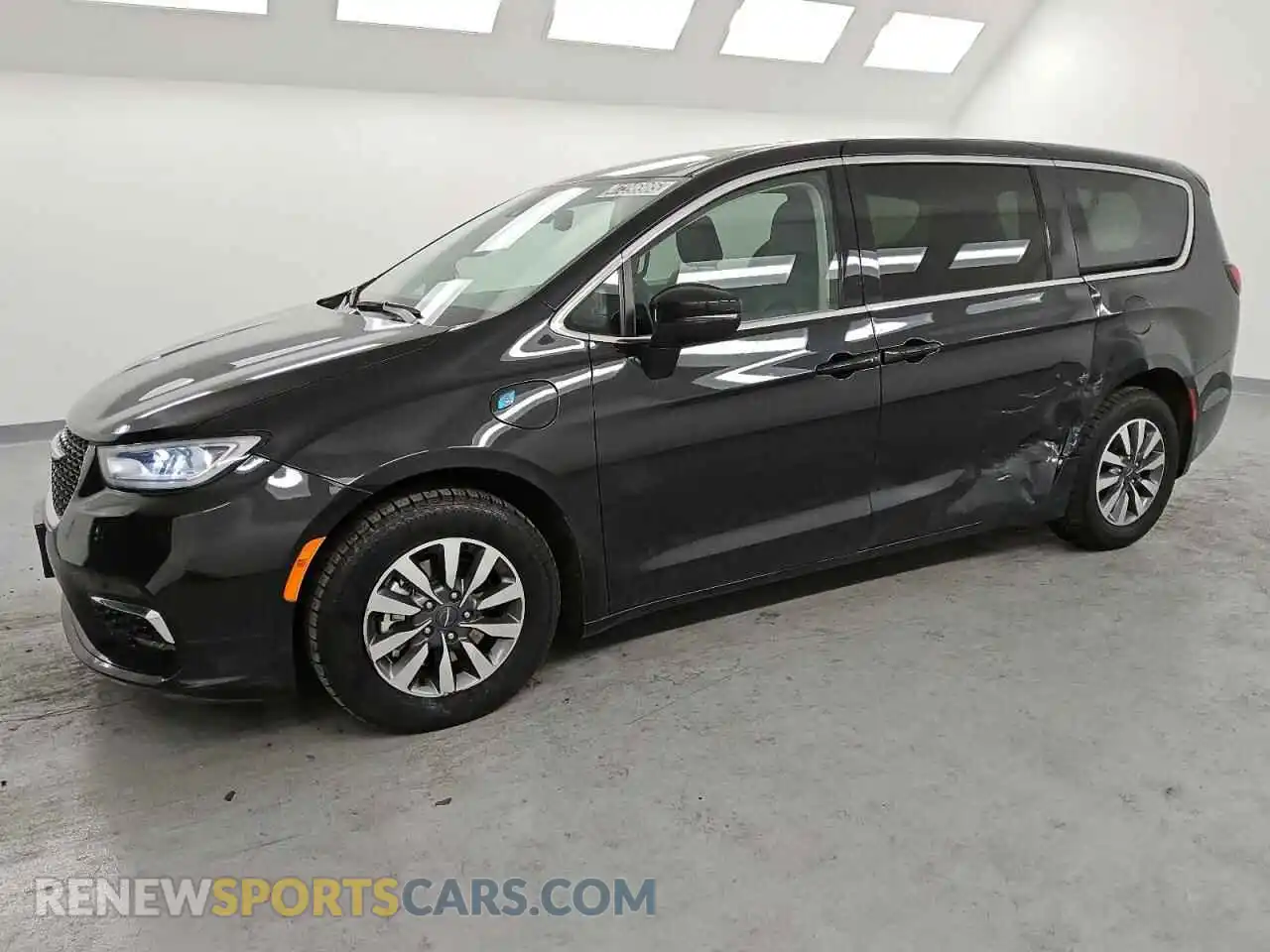 1 Photograph of a damaged car 2C4RC1L70PR631392 CHRYSLER PACIFICA 2023