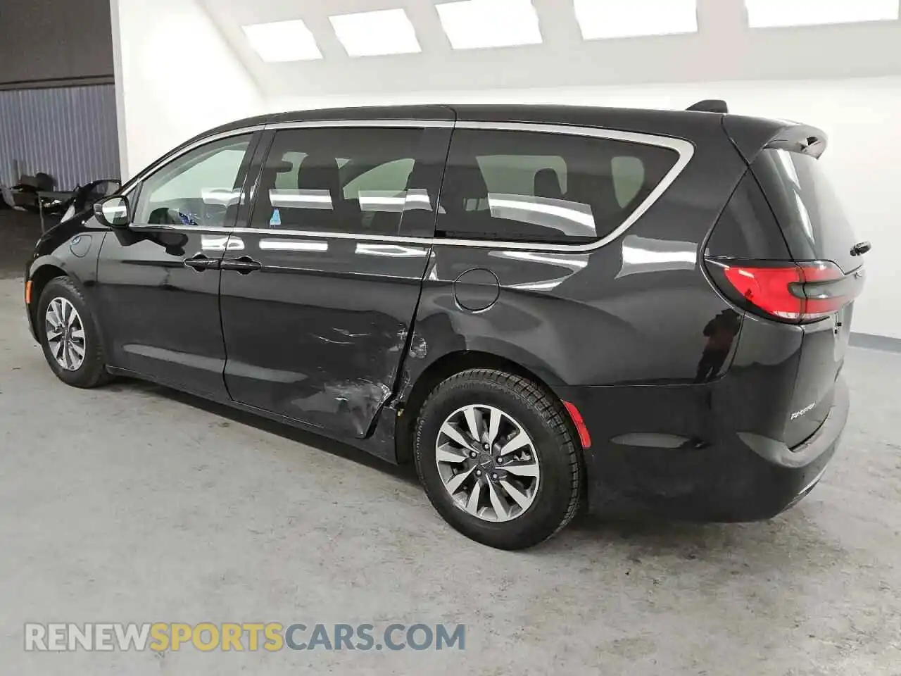 2 Photograph of a damaged car 2C4RC1L70PR631392 CHRYSLER PACIFICA 2023
