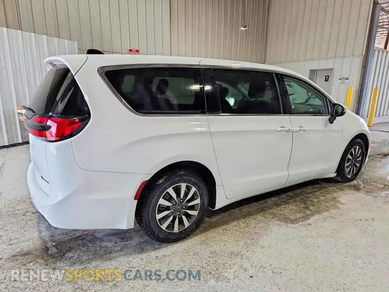 3 fotografías del automóvil dañado 2C4RC1L72PR527230 CHRYSLER PACIFICA 2023