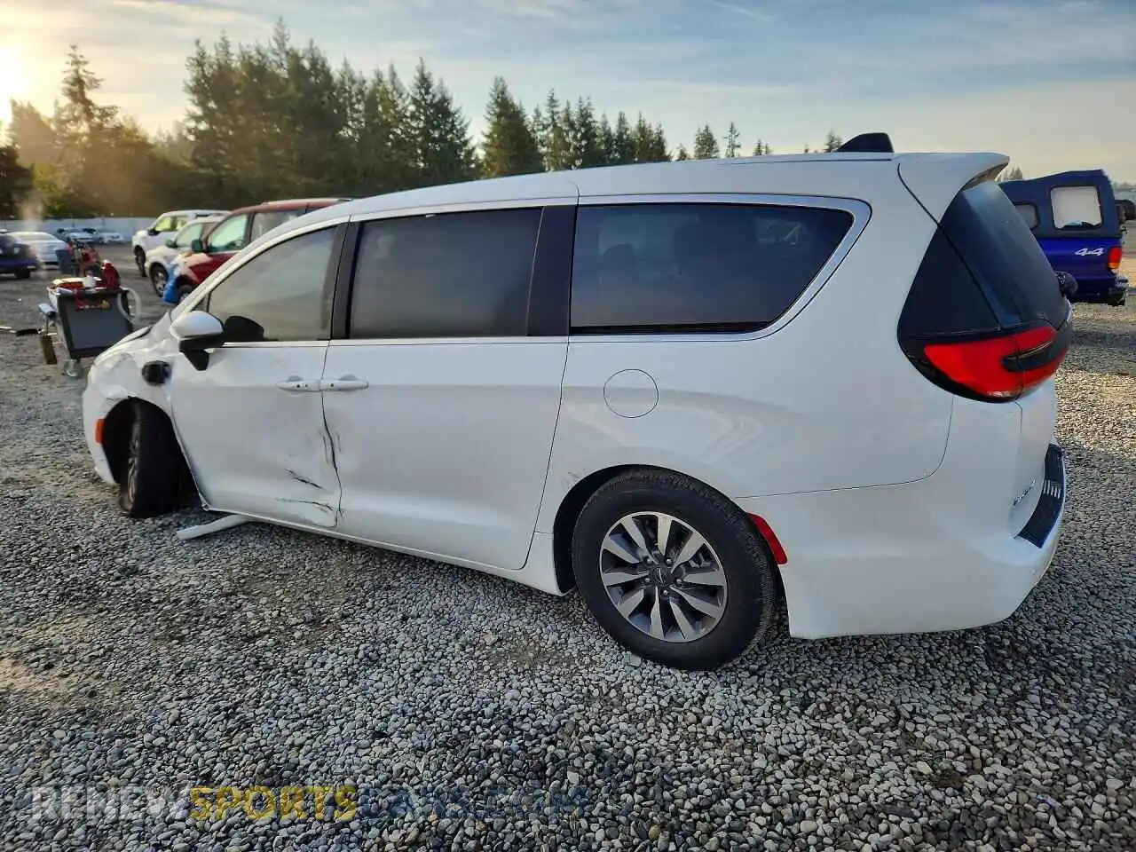 2 fotografías del automóvil dañado 2C4RC1L73PR622525 CHRYSLER PACIFICA 2023