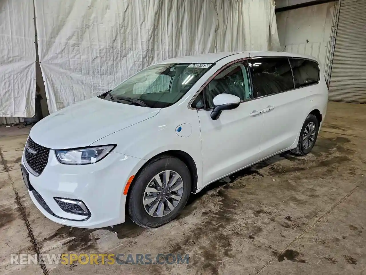 1 Photograph of a damaged car 2C4RC1L74PR599112 CHRYSLER PACIFICA 2023