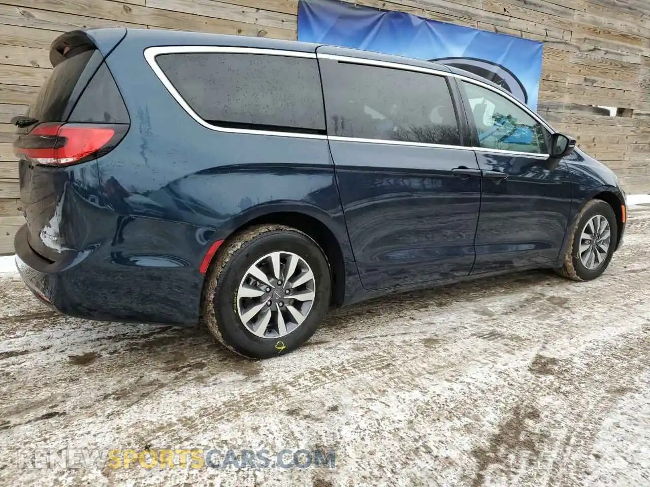 3 Photograph of a damaged car 2C4RC1L74PR631198 CHRYSLER PACIFICA 2023