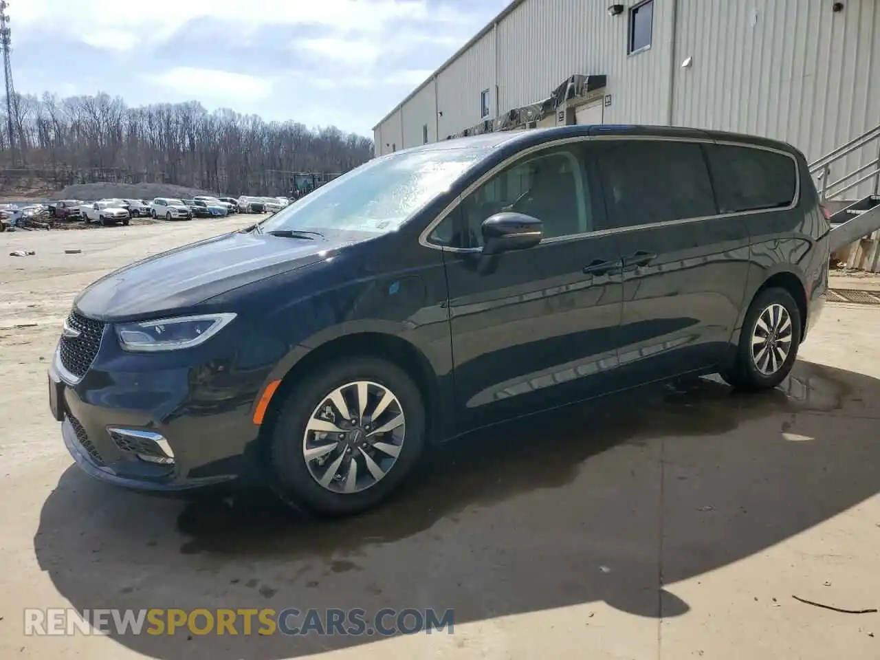 1 Photograph of a damaged car 2C4RC1L74PR631346 CHRYSLER PACIFICA 2023