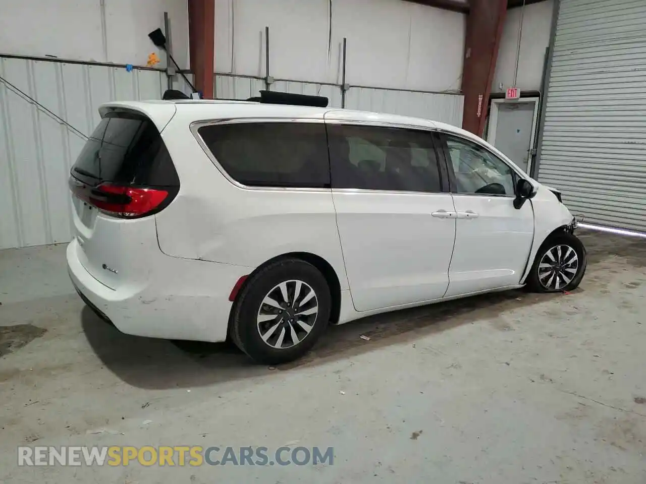 3 Photograph of a damaged car 2C4RC1L77PR541480 CHRYSLER PACIFICA 2023
