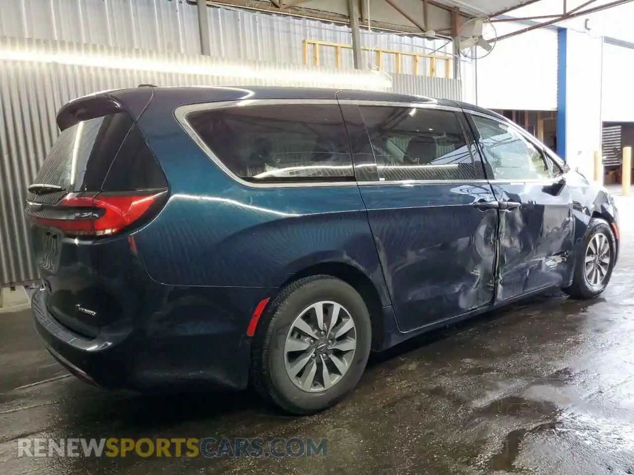 3 Photograph of a damaged car 2C4RC1L77PR632409 CHRYSLER PACIFICA 2023