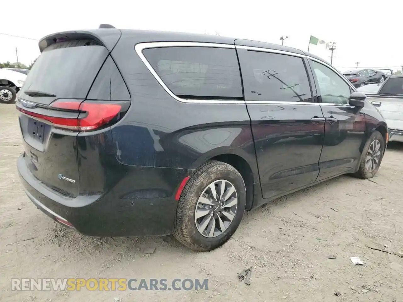 3 Photograph of a damaged car 2C4RC1L78PR541746 CHRYSLER PACIFICA 2023