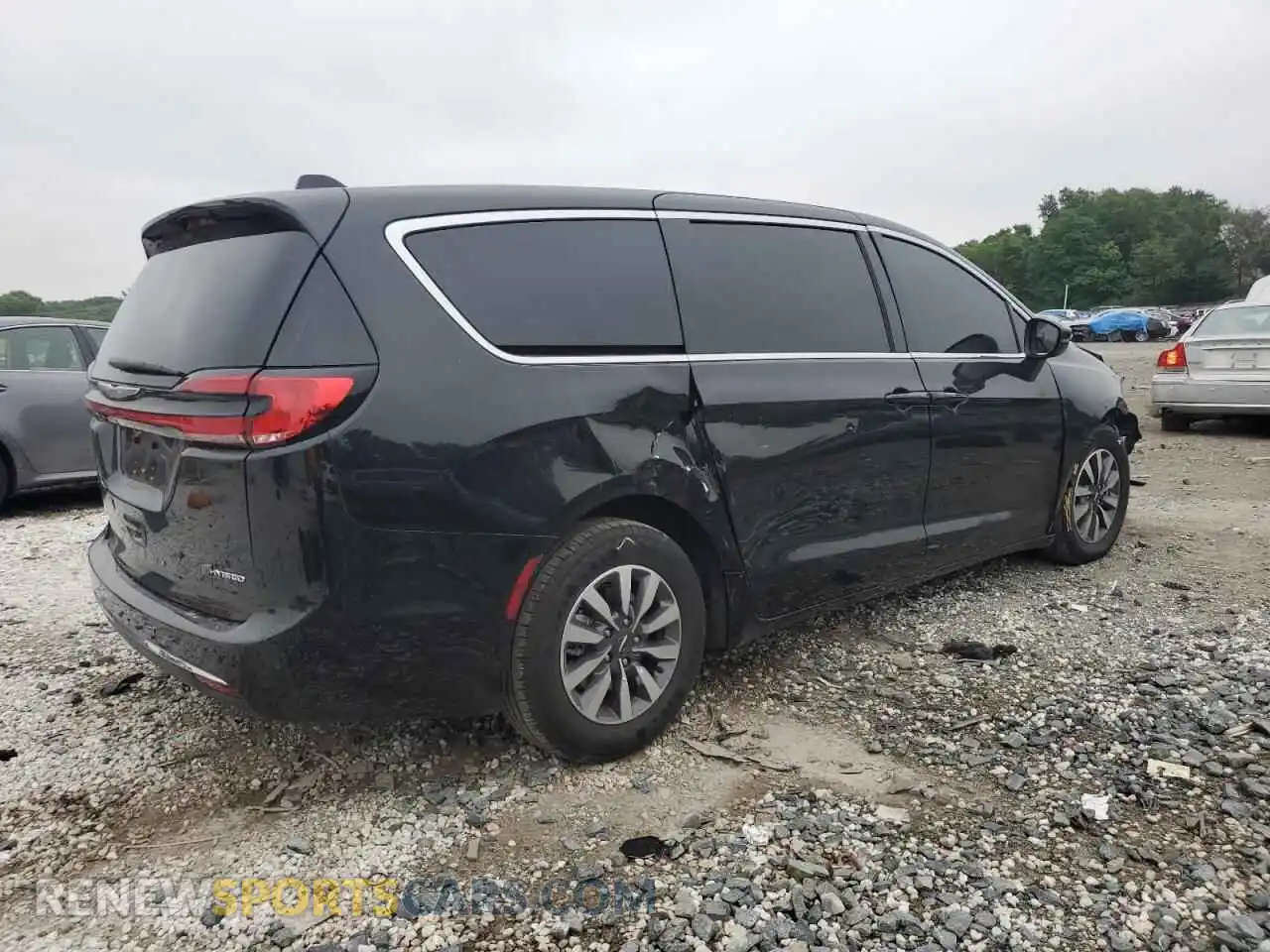 3 Photograph of a damaged car 2C4RC1L78PR583818 CHRYSLER PACIFICA 2023