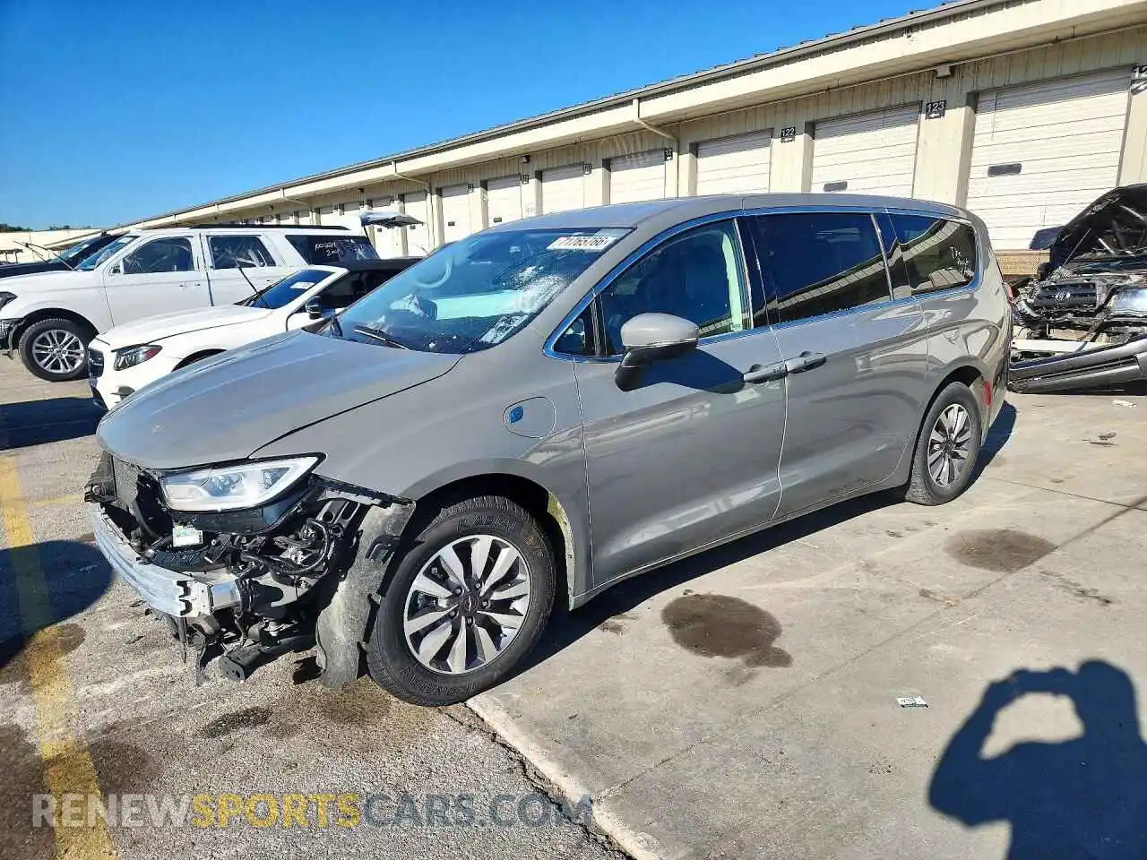 1 Photograph of a damaged car 2C4RC1L78PR608670 CHRYSLER PACIFICA 2023