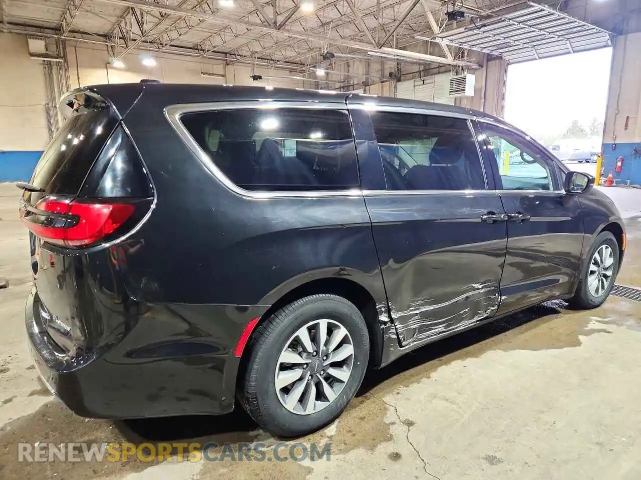 3 Photograph of a damaged car 2C4RC1L78PR632371 CHRYSLER PACIFICA 2023