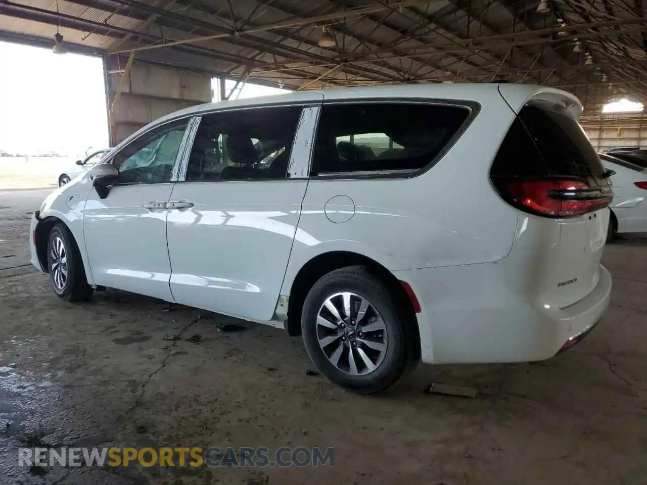 2 Photograph of a damaged car 2C4RC1L7XPR554353 CHRYSLER PACIFICA 2023