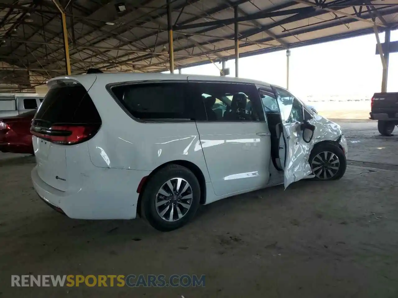 3 Photograph of a damaged car 2C4RC1L7XPR554353 CHRYSLER PACIFICA 2023