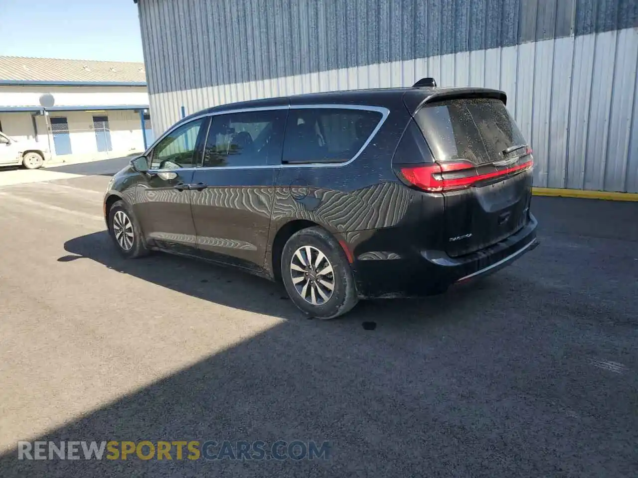 2 Photograph of a damaged car 2C4RC1L7XPR592181 CHRYSLER PACIFICA 2023