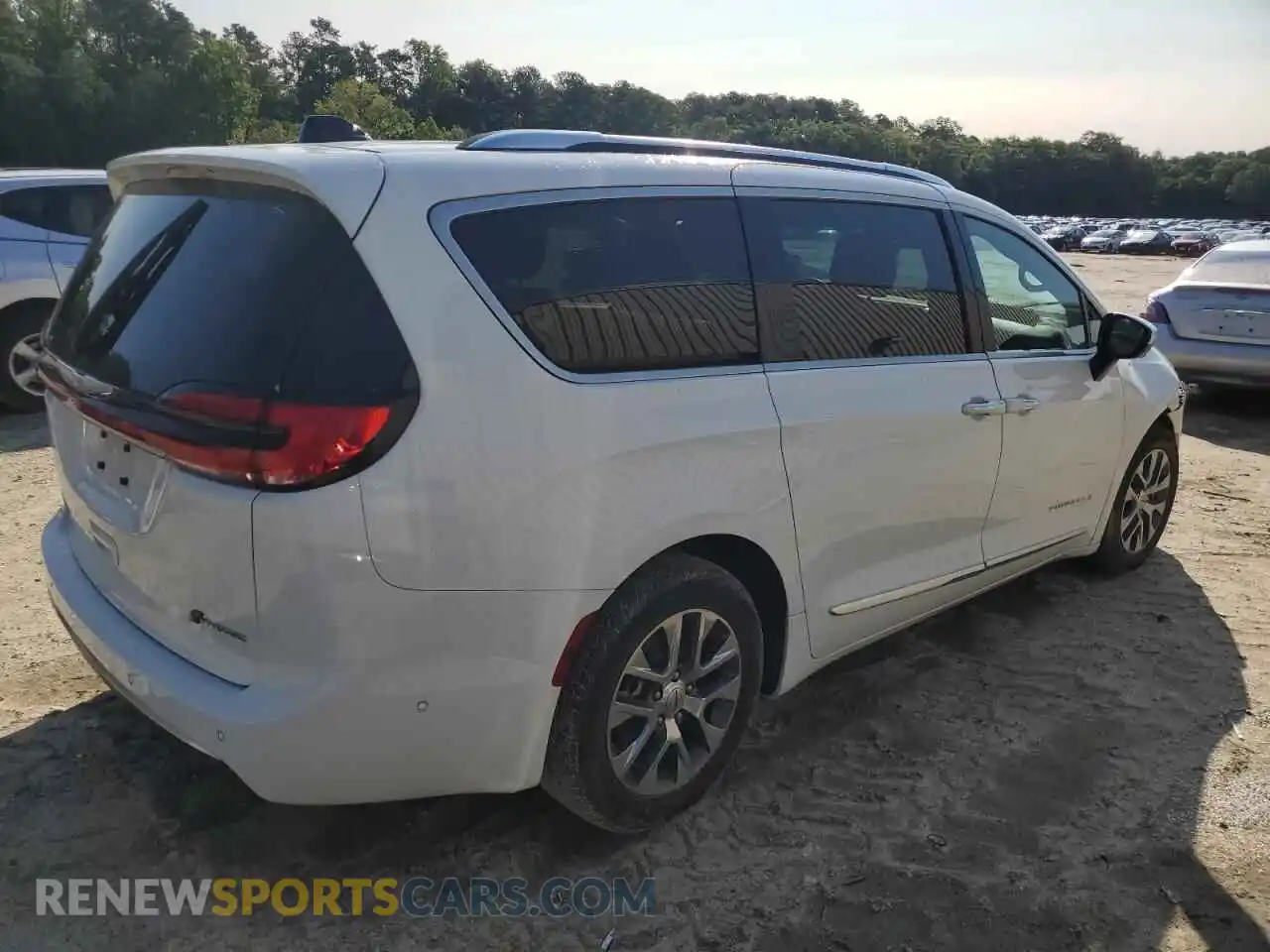 3 Photograph of a damaged car 2C4RC1N73PR589135 CHRYSLER PACIFICA 2023
