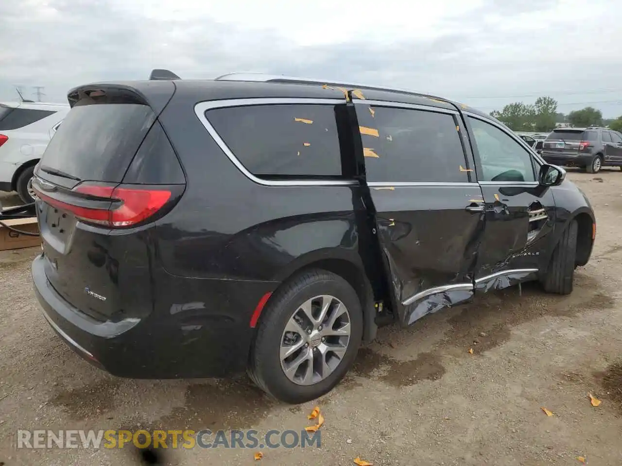 3 Photograph of a damaged car 2C4RC1N75PR542172 CHRYSLER PACIFICA 2023