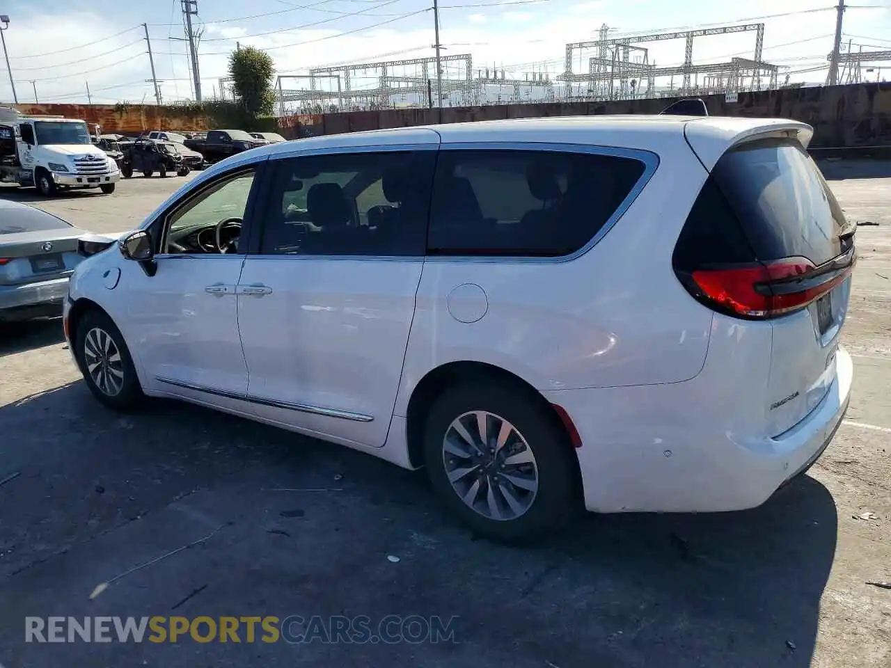 2 Photograph of a damaged car 2C4RC1S70PR599559 CHRYSLER PACIFICA 2023