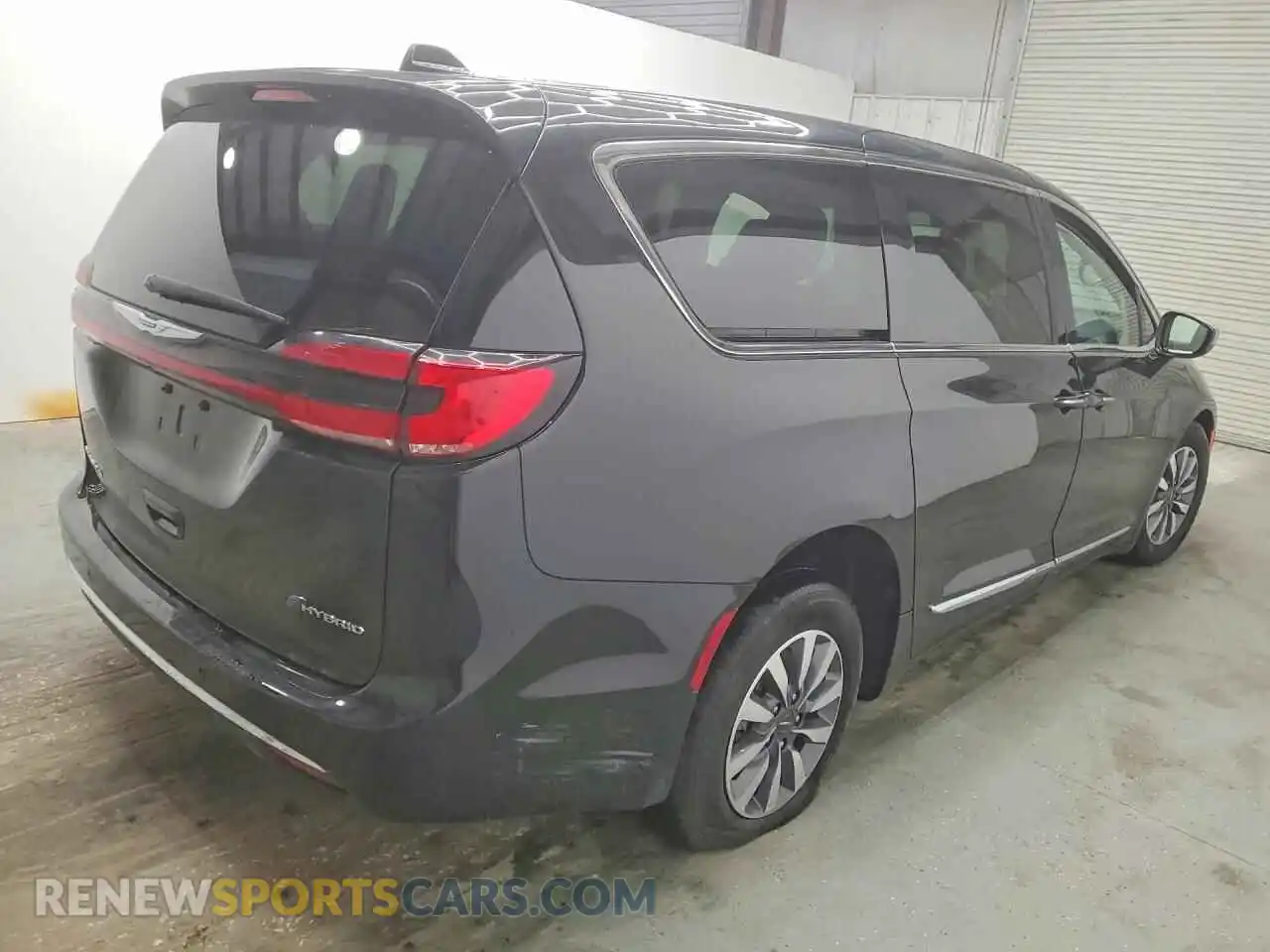 3 Photograph of a damaged car 2C4RC1S70PR604162 CHRYSLER PACIFICA 2023