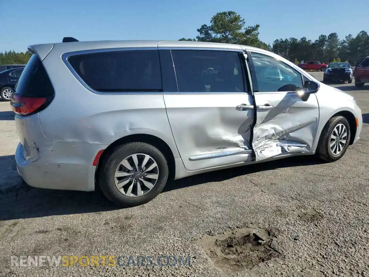 3 Photograph of a damaged car 2C4RC1S71PR595858 CHRYSLER PACIFICA 2023