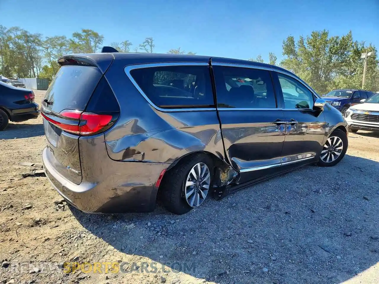 3 Photograph of a damaged car 2C4RC1S76PR554559 CHRYSLER PACIFICA 2023
