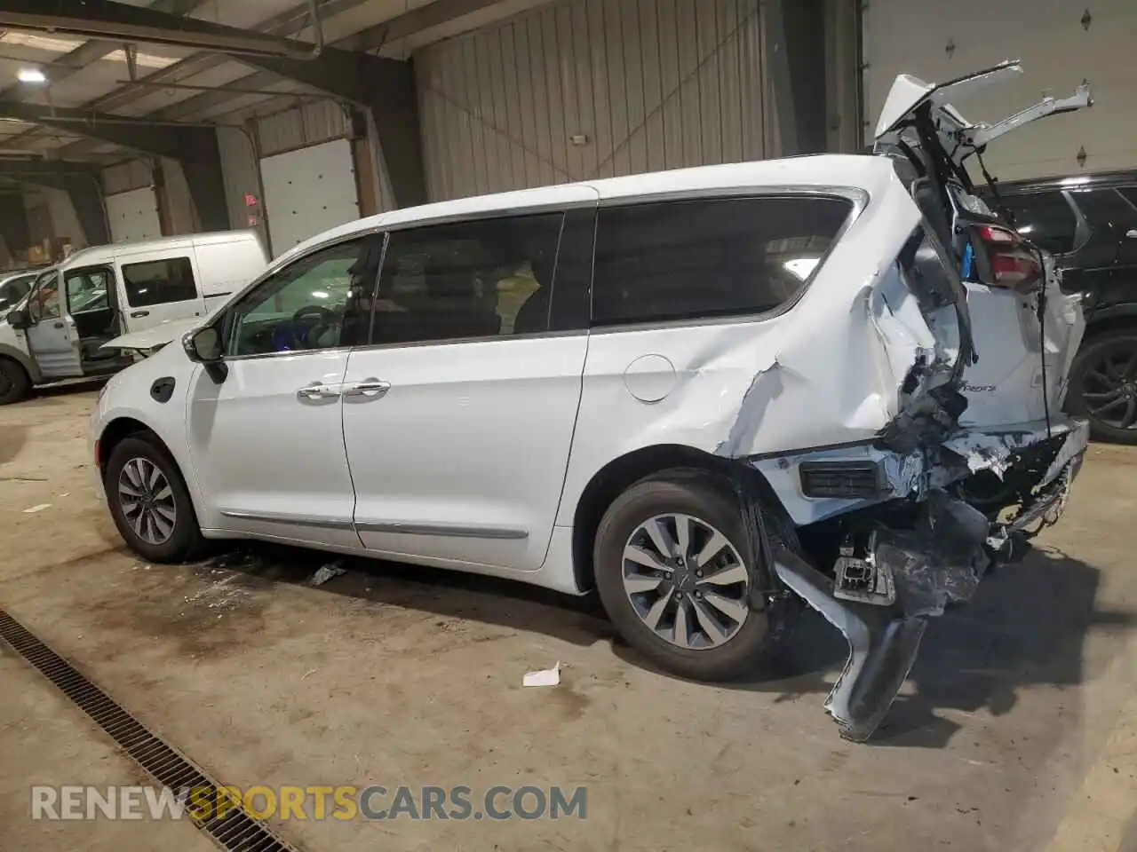 2 Photograph of a damaged car 2C4RC1S77PR569703 CHRYSLER PACIFICA 2023