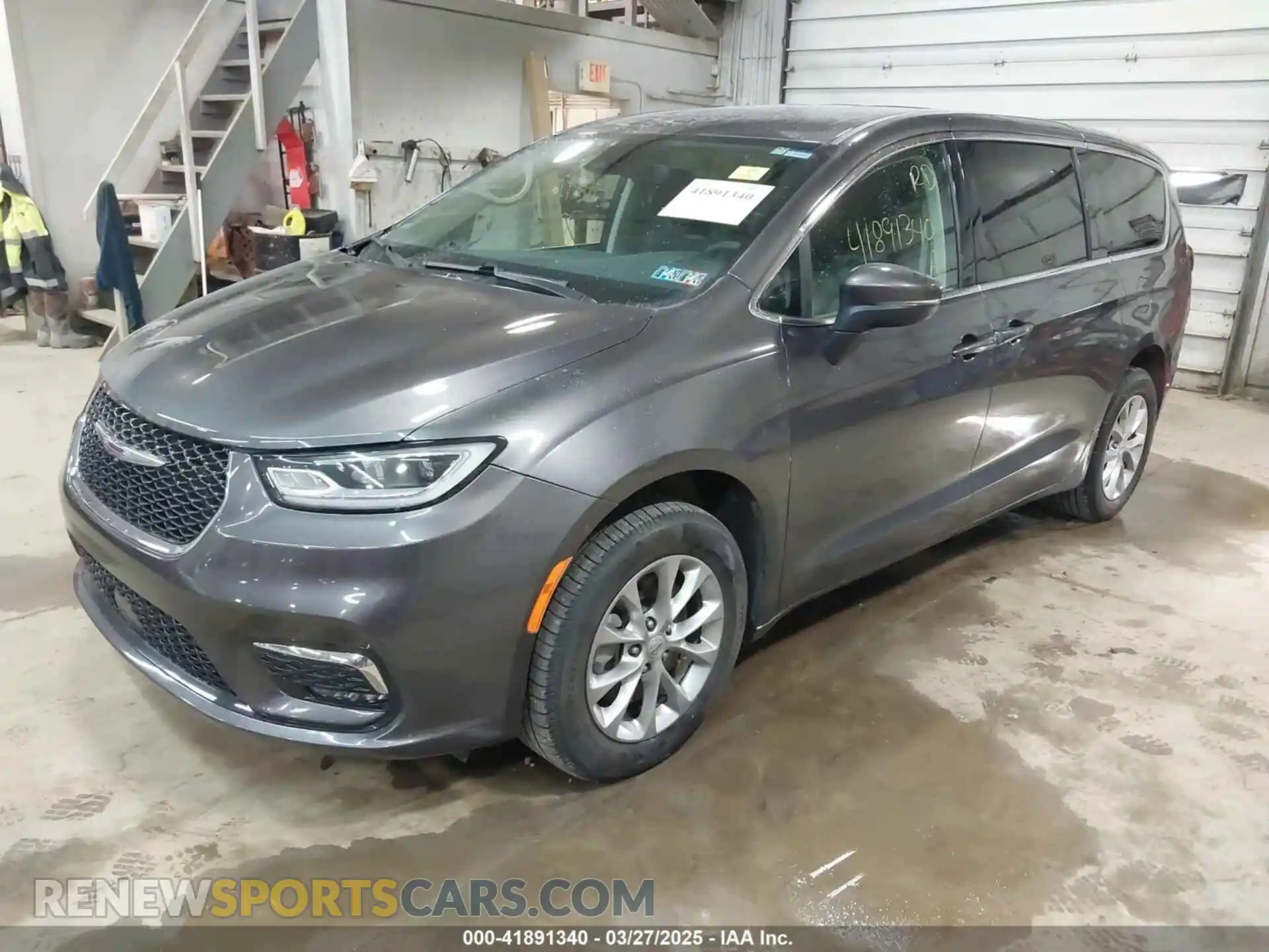 2 Photograph of a damaged car 2C4RC3BG0PR570560 CHRYSLER PACIFICA 2023
