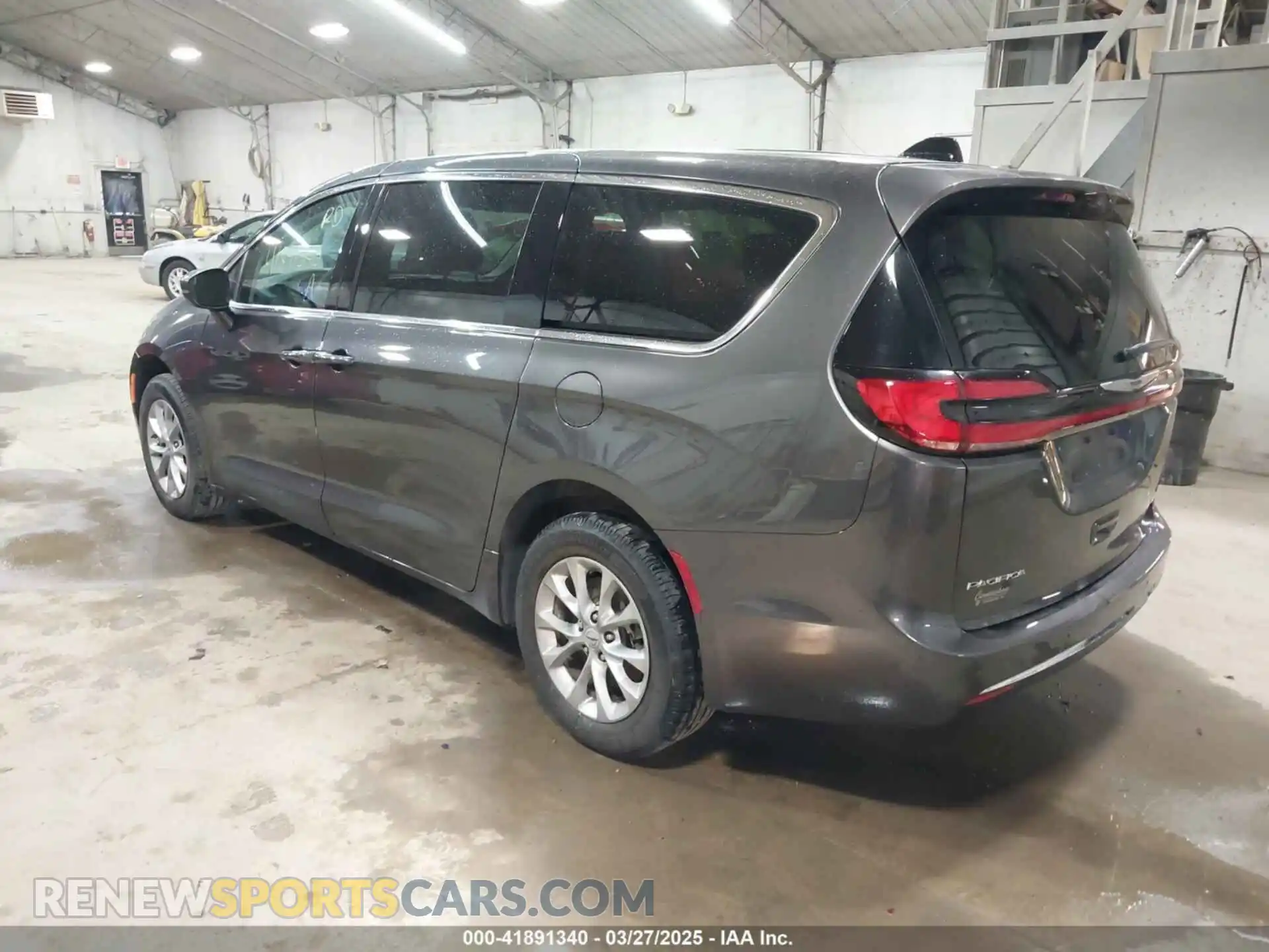 3 Photograph of a damaged car 2C4RC3BG0PR570560 CHRYSLER PACIFICA 2023