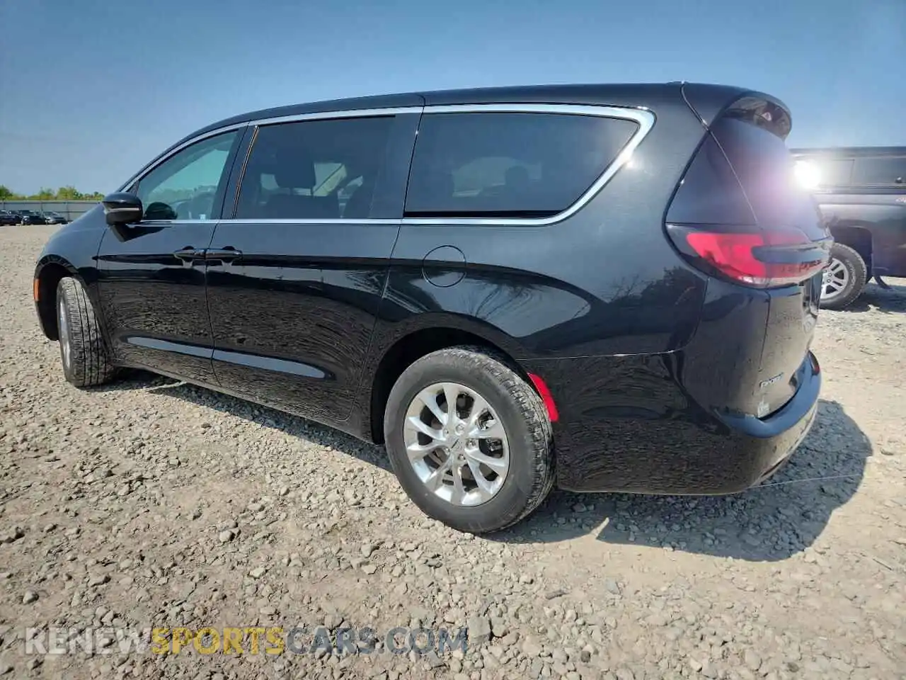 2 Photograph of a damaged car 2C4RC3BG1PR503918 CHRYSLER PACIFICA 2023