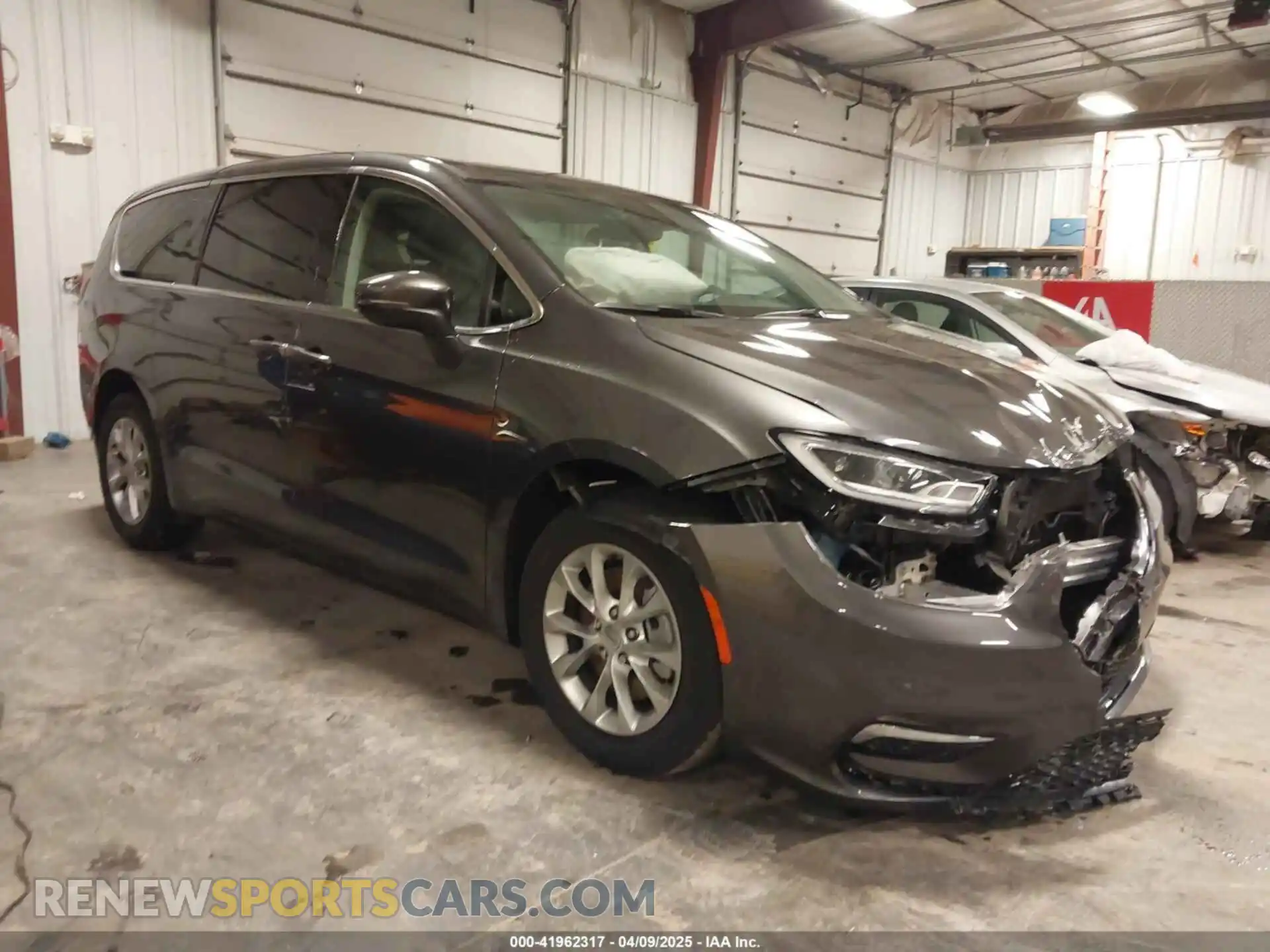 1 Photograph of a damaged car 2C4RC3BG3PR593105 CHRYSLER PACIFICA 2023