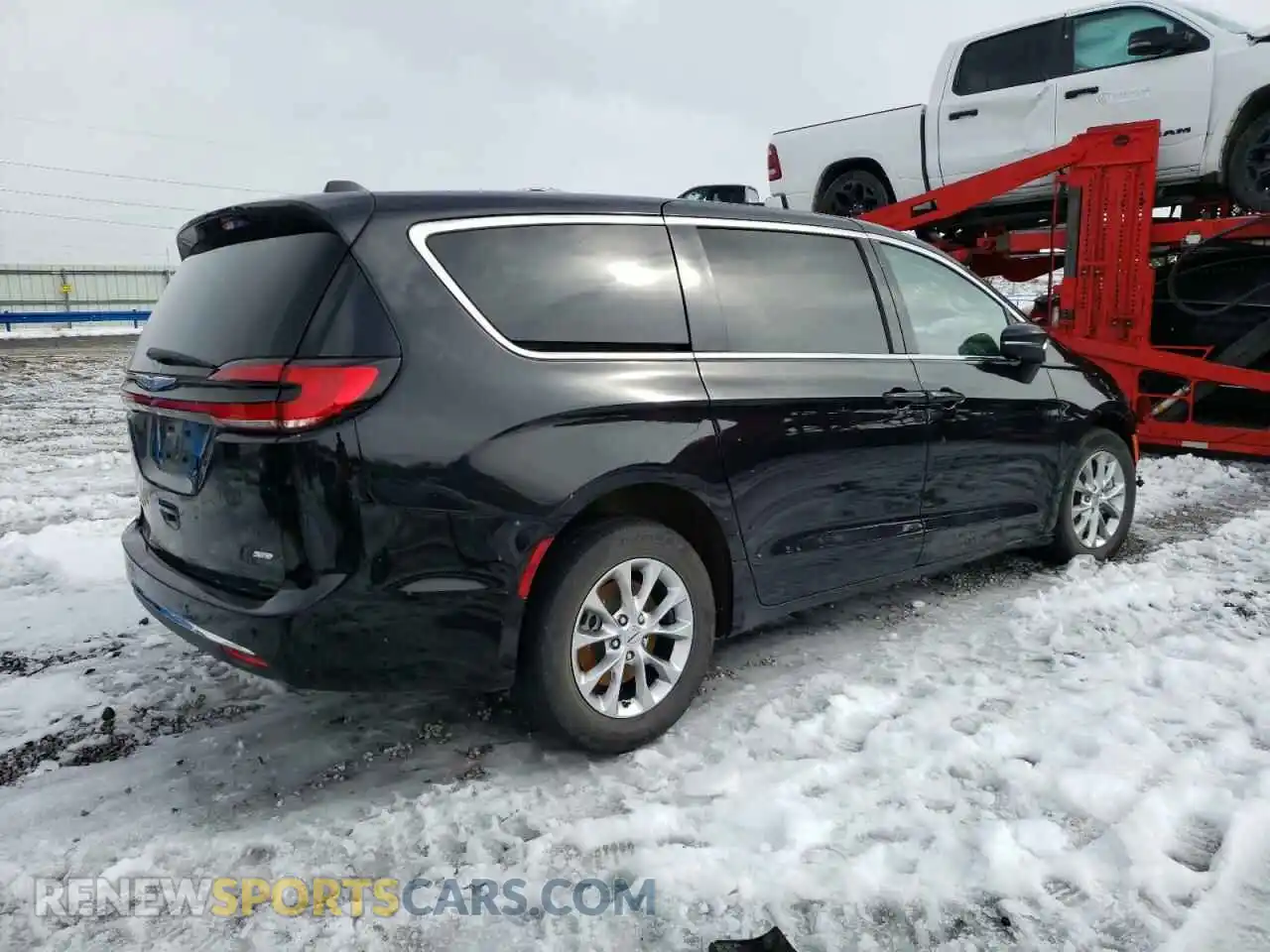 3 Photograph of a damaged car 2C4RC3BG5PR609630 CHRYSLER PACIFICA 2023