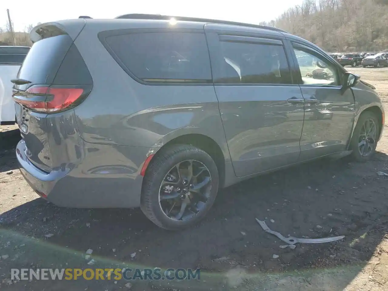 3 Photograph of a damaged car 2C4RC3BG6PR600483 CHRYSLER PACIFICA 2023
