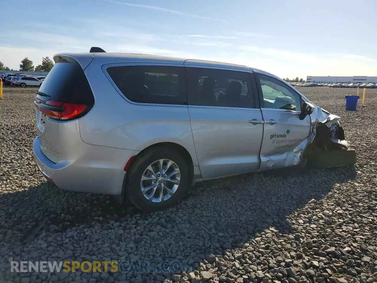 3 Photograph of a damaged car 2C4RC3BG8PR593472 CHRYSLER PACIFICA 2023