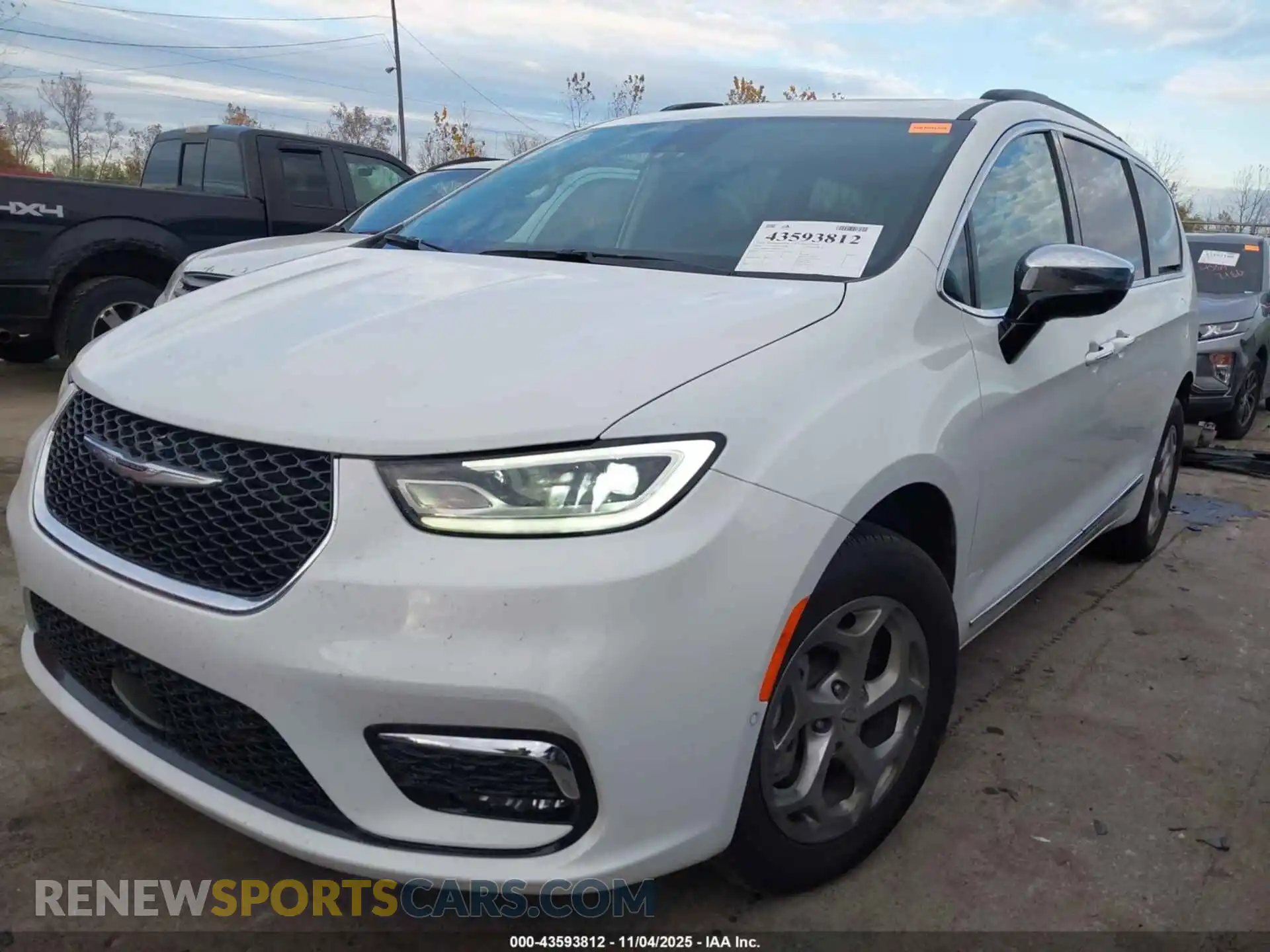 2 Photograph of a damaged car 2C4RC3GG0PR593541 CHRYSLER PACIFICA 2023