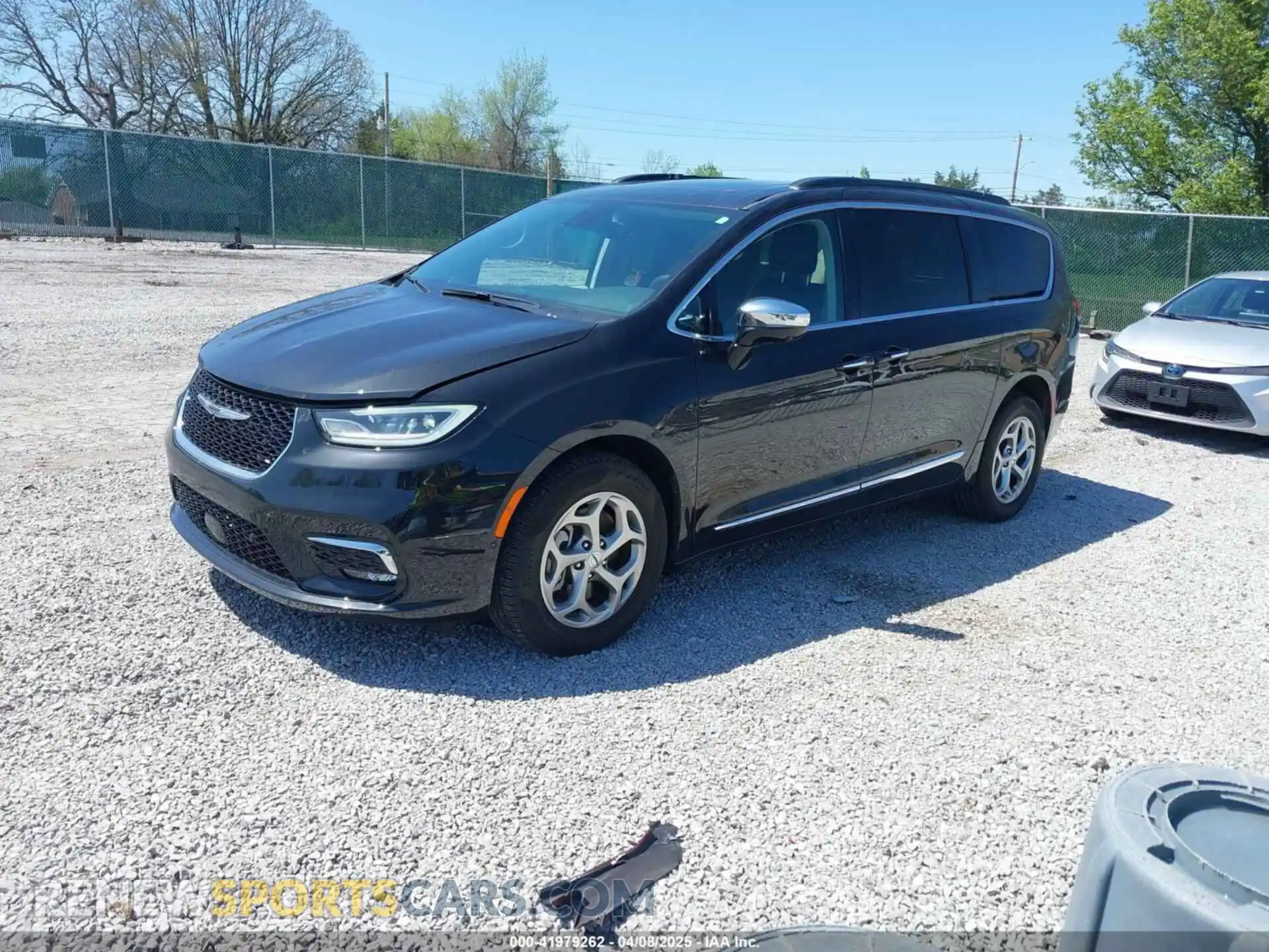 2 Photograph of a damaged car 2C4RC3GG4PR565998 CHRYSLER PACIFICA 2023