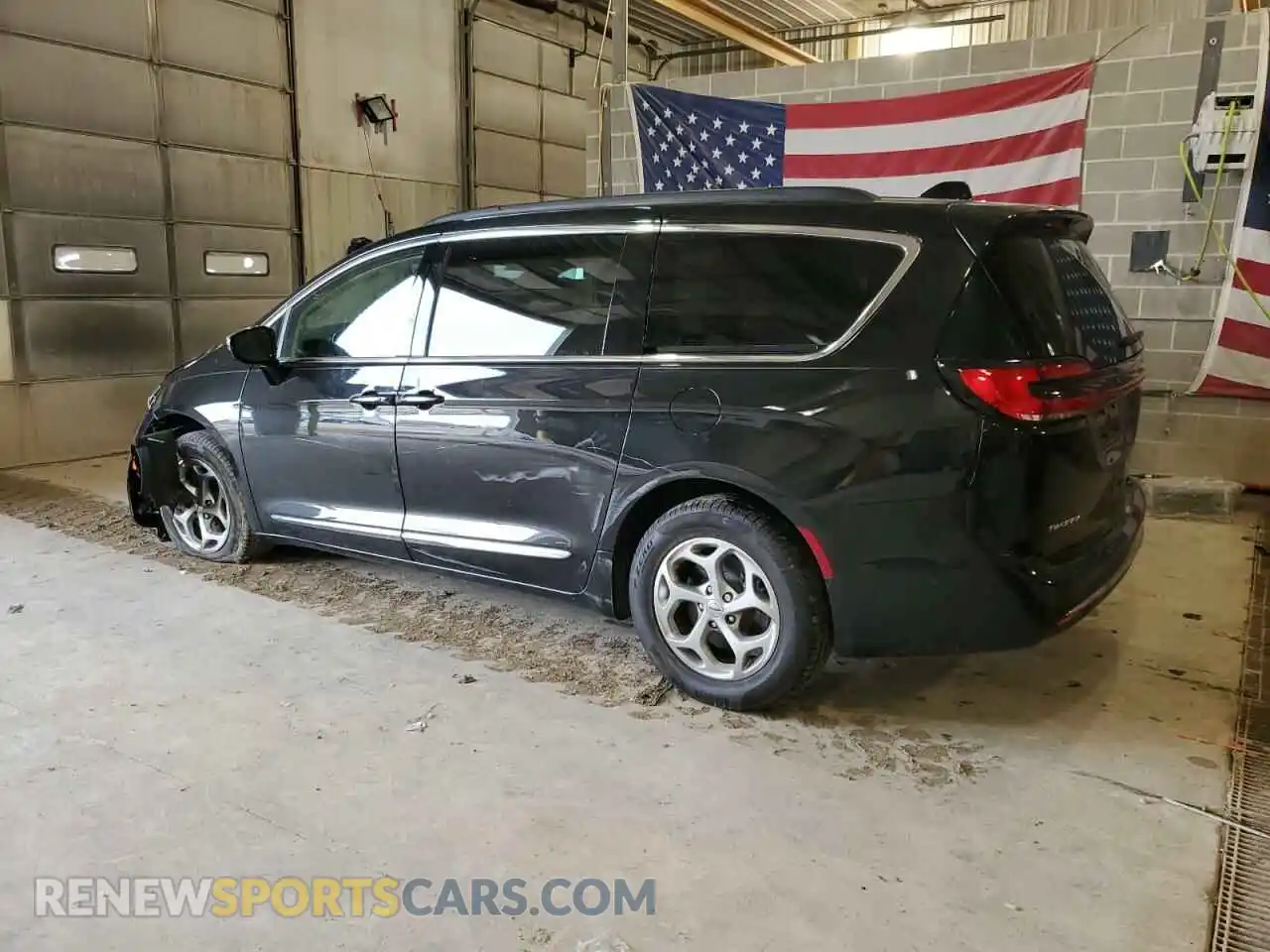 2 Photograph of a damaged car 2C4RC3GGXPR503876 CHRYSLER PACIFICA 2023