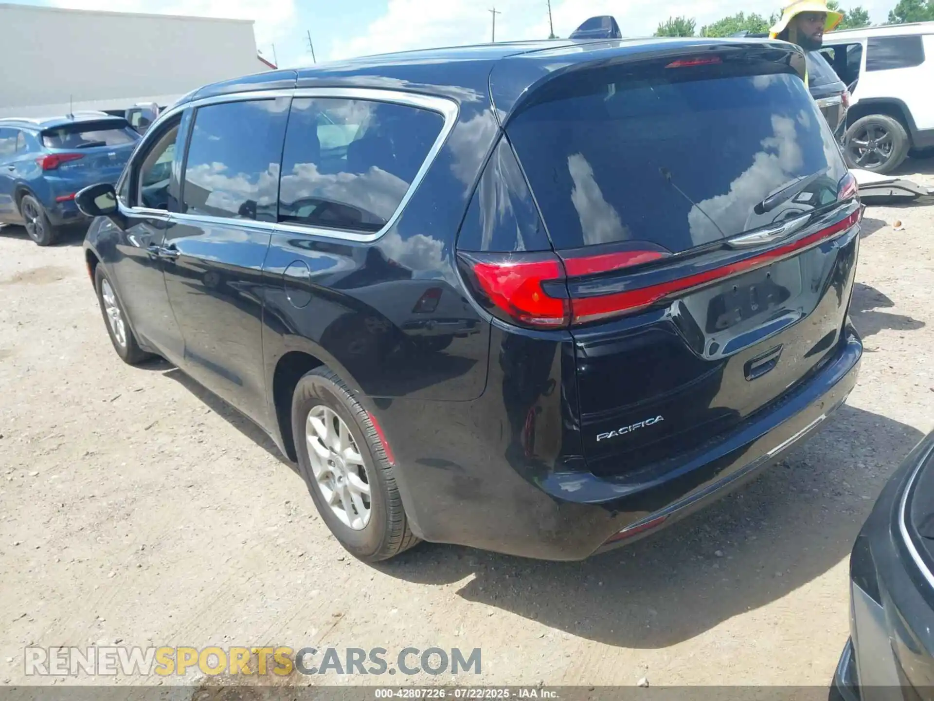 3 Photograph of a damaged car 2C4RC1BG0RR139658 CHRYSLER PACIFICA 2024