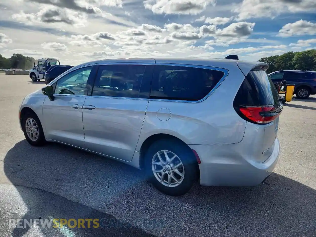 2 Фотография поврежденного автомобиля 2C4RC1BG0RR179870 CHRYSLER PACIFICA 2024