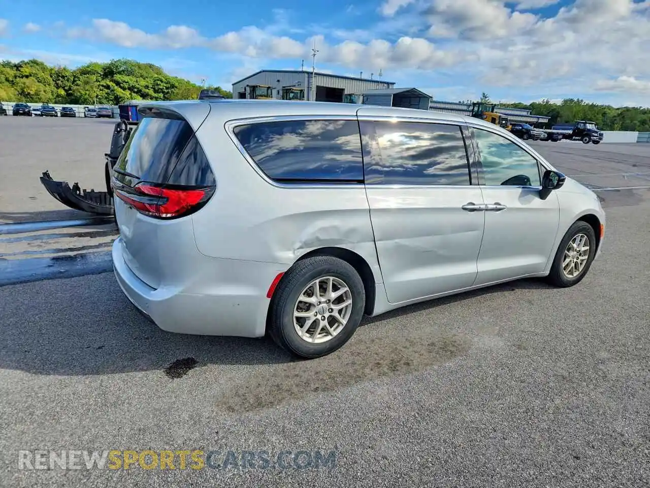 3 Фотография поврежденного автомобиля 2C4RC1BG0RR179870 CHRYSLER PACIFICA 2024