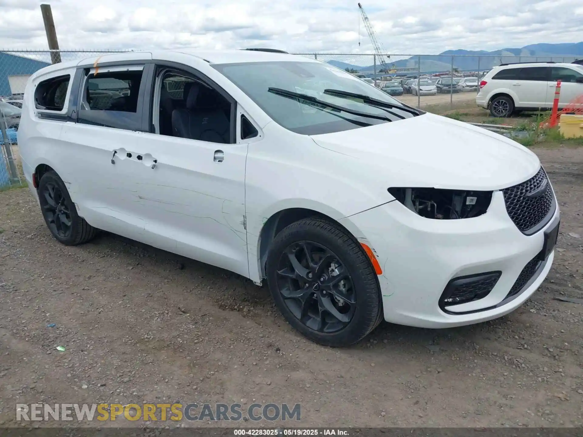 1 Фотография поврежденного автомобиля 2C4RC1BG1RR107527 CHRYSLER PACIFICA 2024