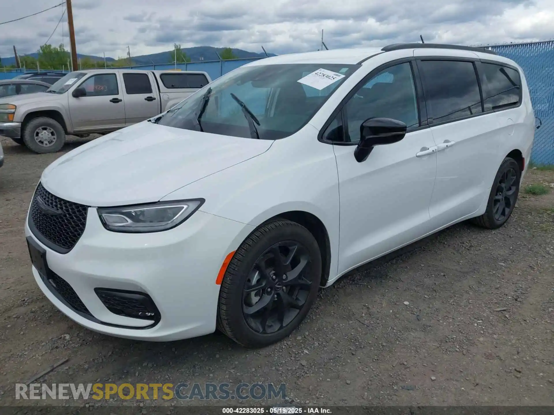 2 Фотография поврежденного автомобиля 2C4RC1BG1RR107527 CHRYSLER PACIFICA 2024