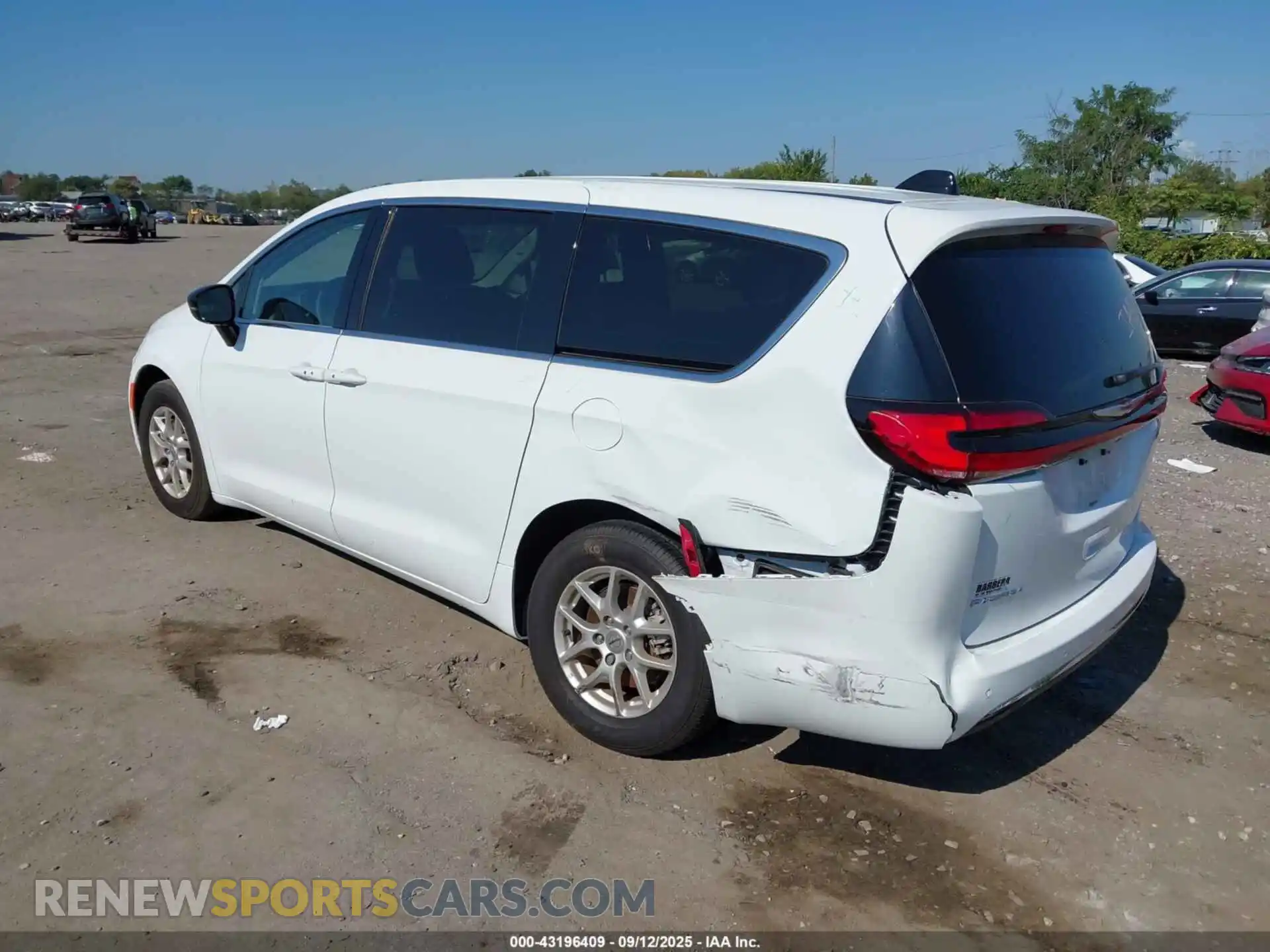 3 Photograph of a damaged car 2C4RC1BG1RR108533 CHRYSLER PACIFICA 2024