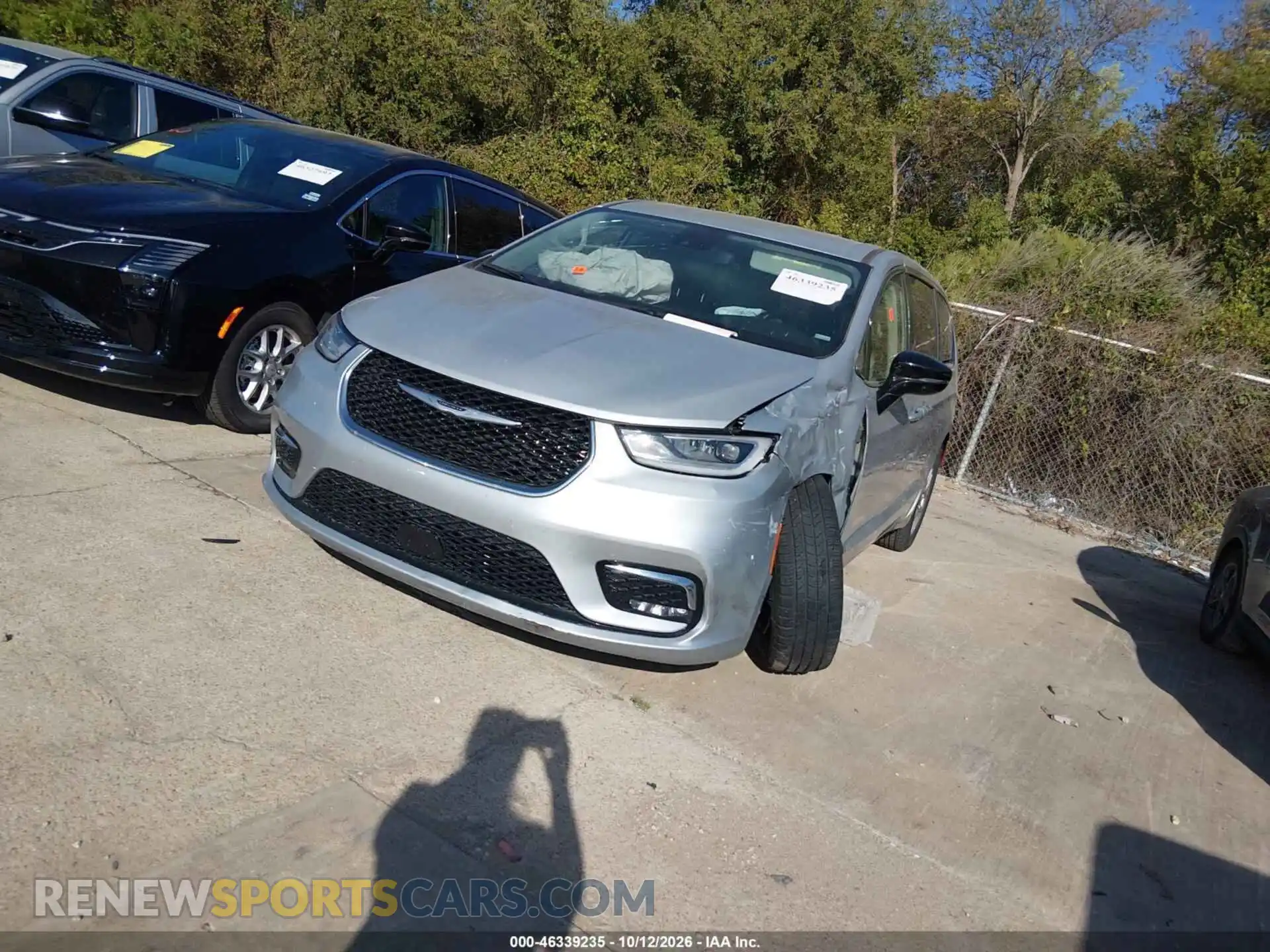 2 Photograph of a damaged car 2C4RC1BG1RR125462 CHRYSLER PACIFICA 2024