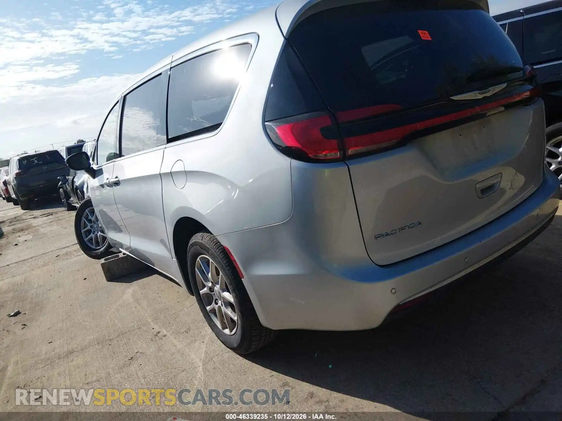 3 Photograph of a damaged car 2C4RC1BG1RR125462 CHRYSLER PACIFICA 2024