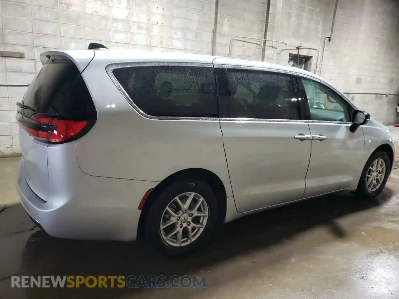 3 Photograph of a damaged car 2C4RC1BG2RR156445 CHRYSLER PACIFICA 2024